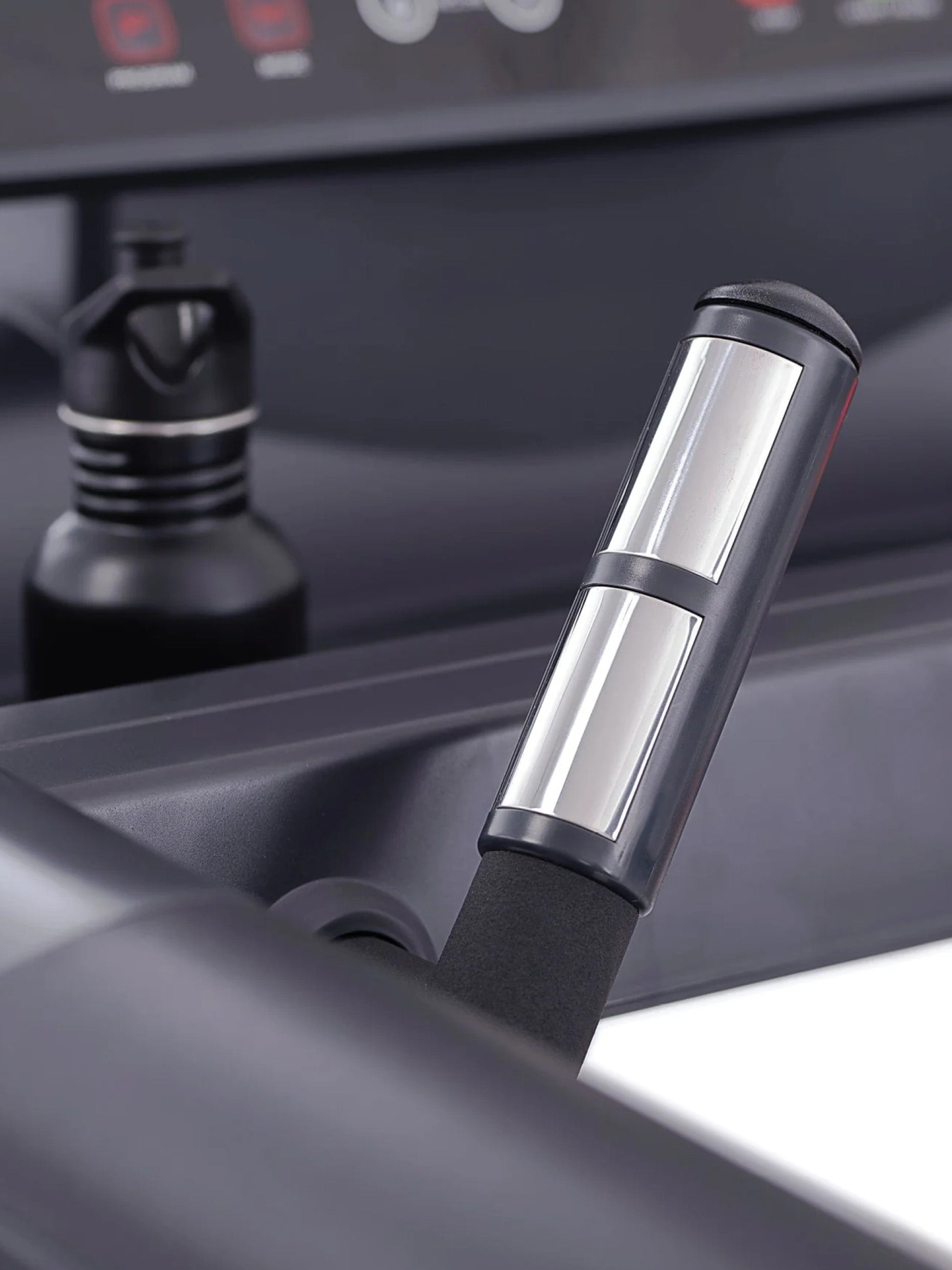 Laufband RunMaster: Der ultimative Heimtrainer von Atletica | Fitnessgeräte mit Studio-Power-Level | 10 PS Peak-Leistung | Next Level Sportgerät