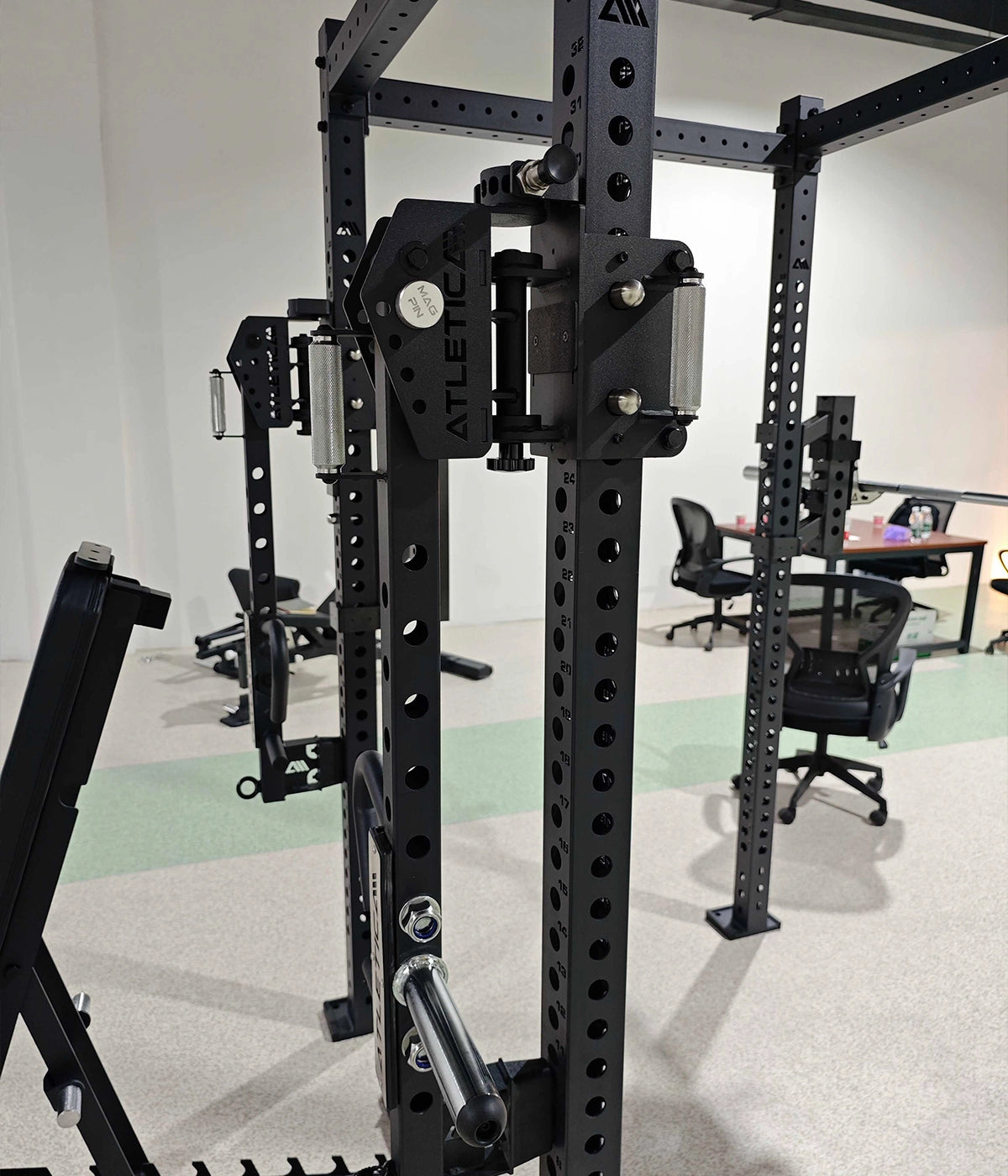 Power Rack Engineering im Atletica Büro