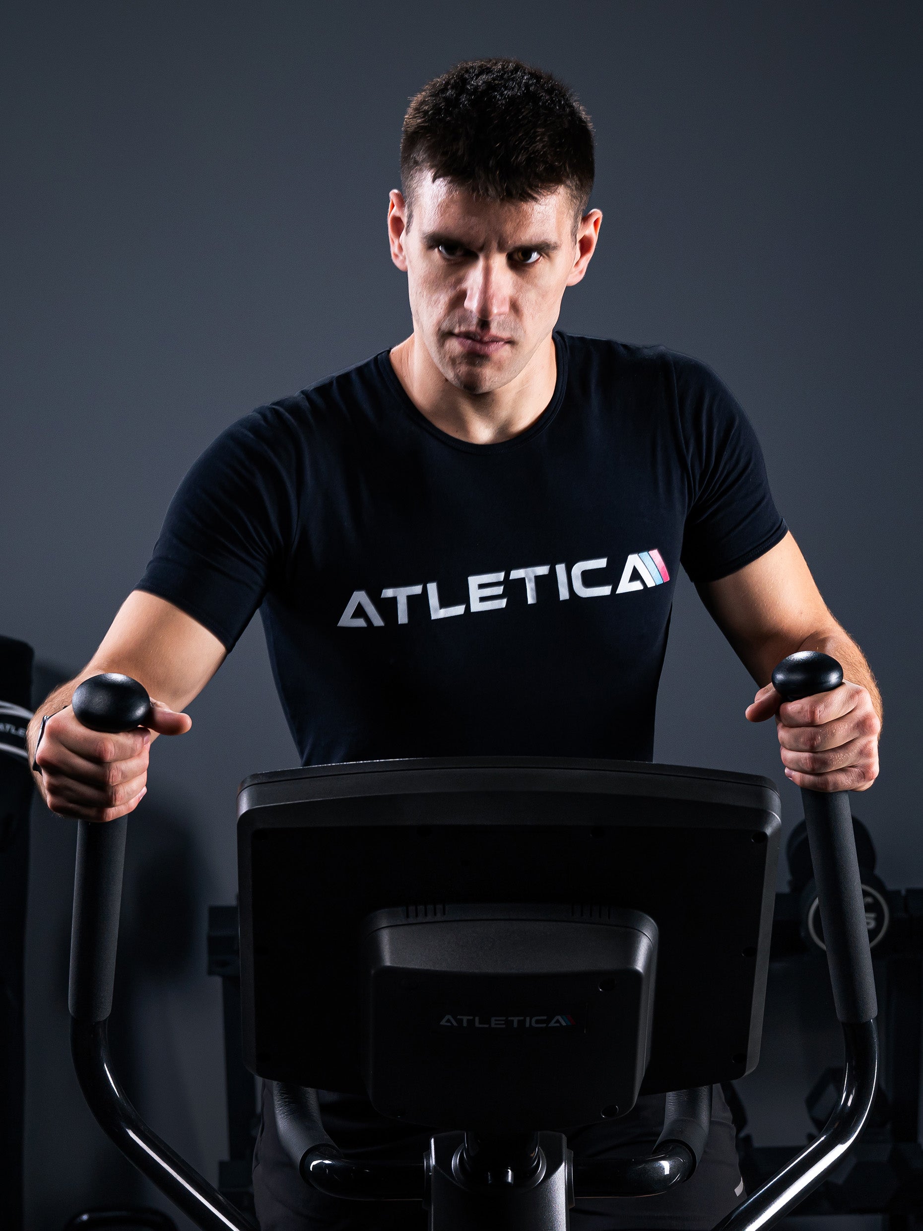 Crosstrainer Far-Stride von Atletica: Ganzkörpertraining im Home Gym