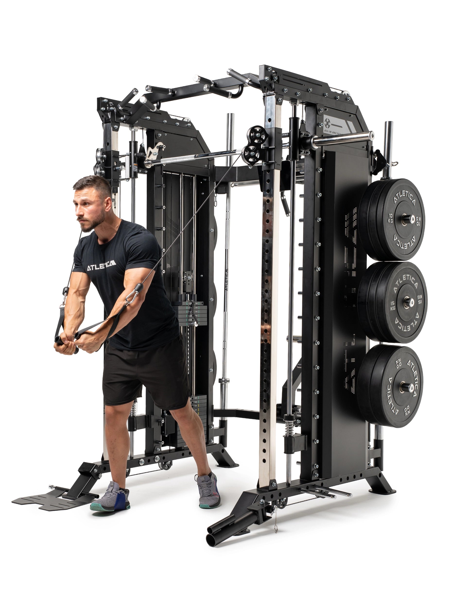 Cable Fly am Kabelzug der Hellraiser Kraftstation