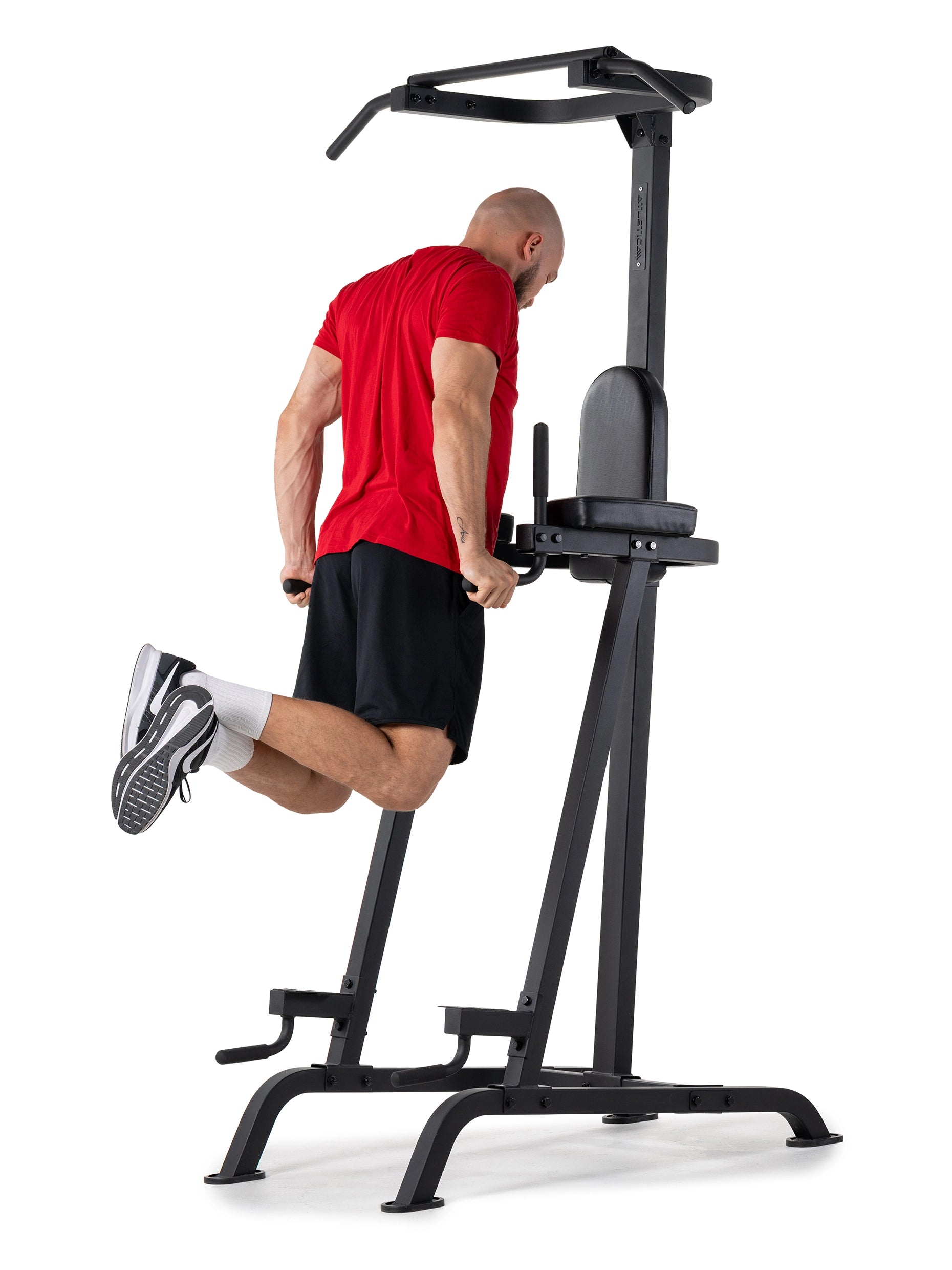 Dips am Power Tower Kraftturm von Atletica