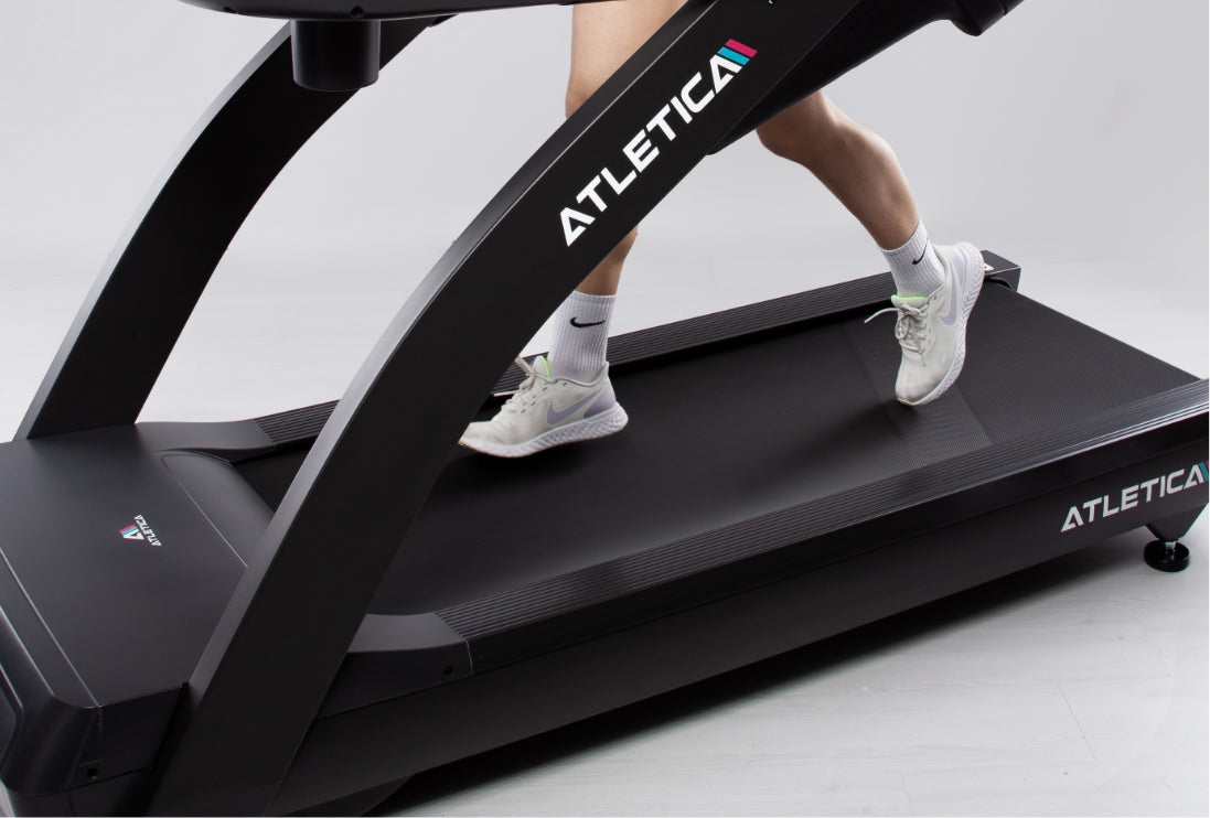 RunMaster Laufband: 8-fach Federung des Laufdecks 