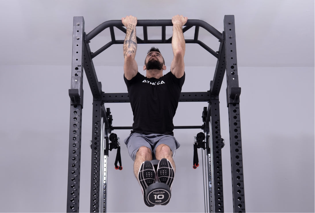 R8 Duality Power Rack: Klimmzüge an der Multi-grip Klimmzugstange