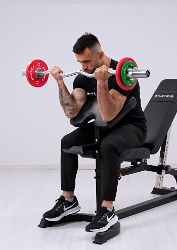 Bizeps Curls mit der SZ Curlstange