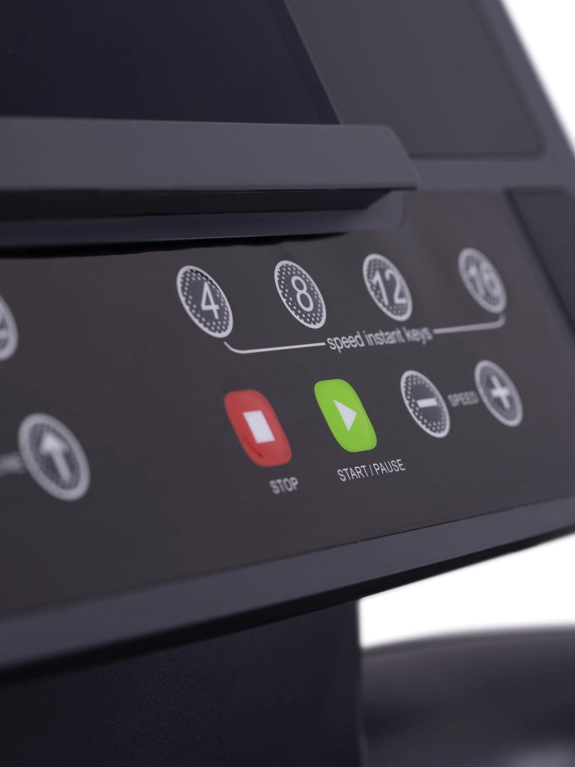 Fitnessgerät Laufband RunMaster: Der ultimative Heimtrainer von Atletica | Fitnessgeräte mit Studio-Power-Level | 10 PS Peak-Leistung | Next Level Sportgerät