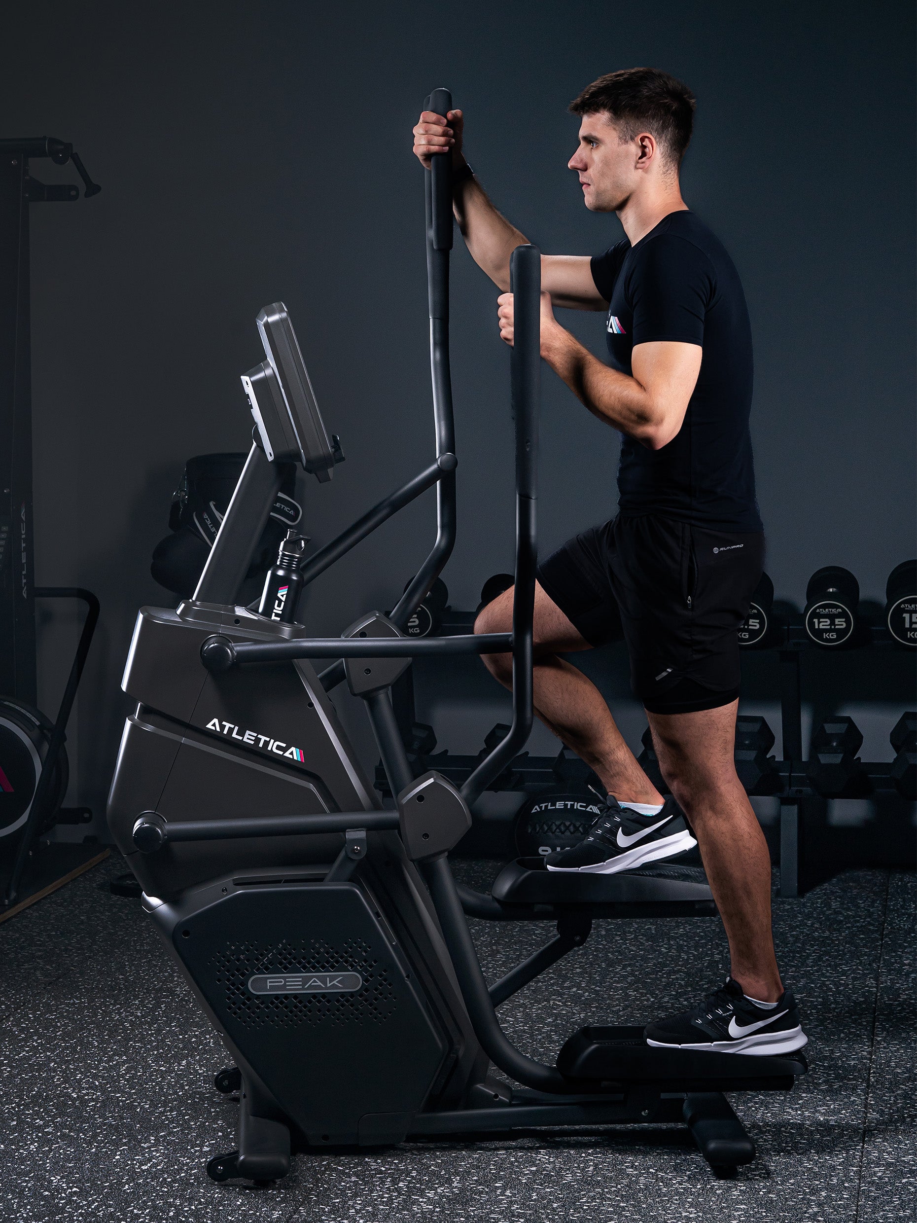 Stepper Peak: Full Body Workout mit hoher Intensität