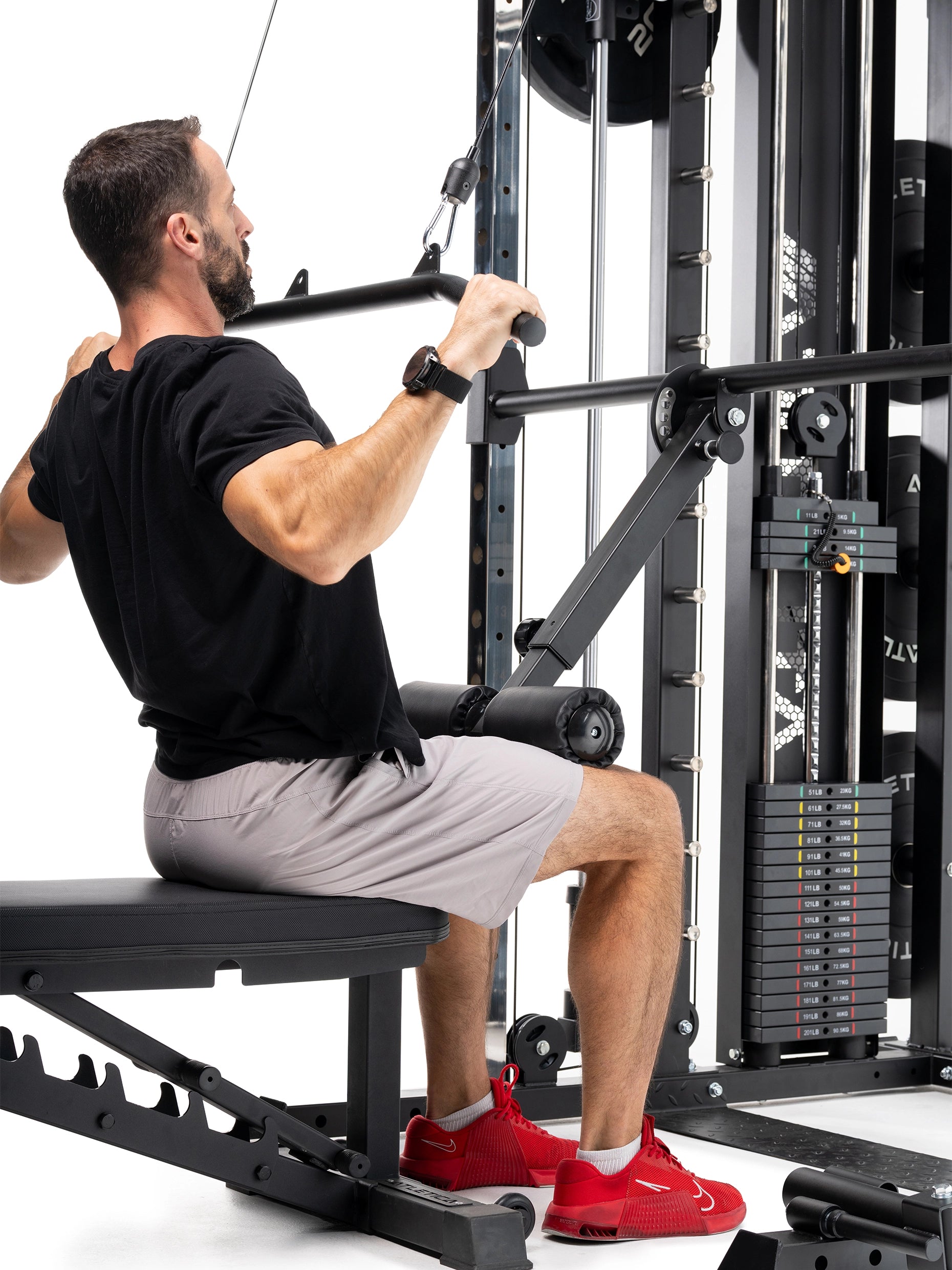 Lat Pulldowns an der Fortress Kraftstation