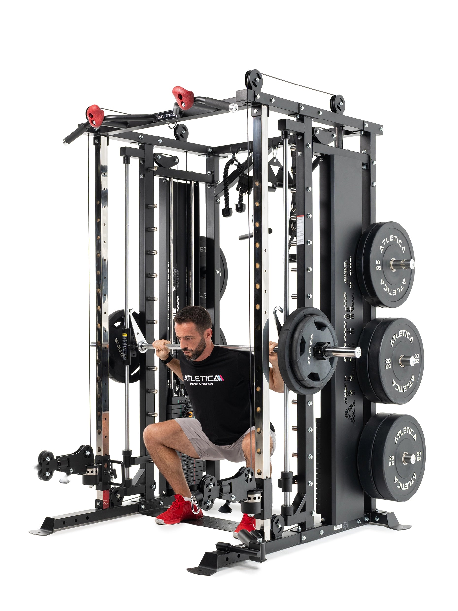 Kniebeuge an der Multipresse der Fortress Kraftstation