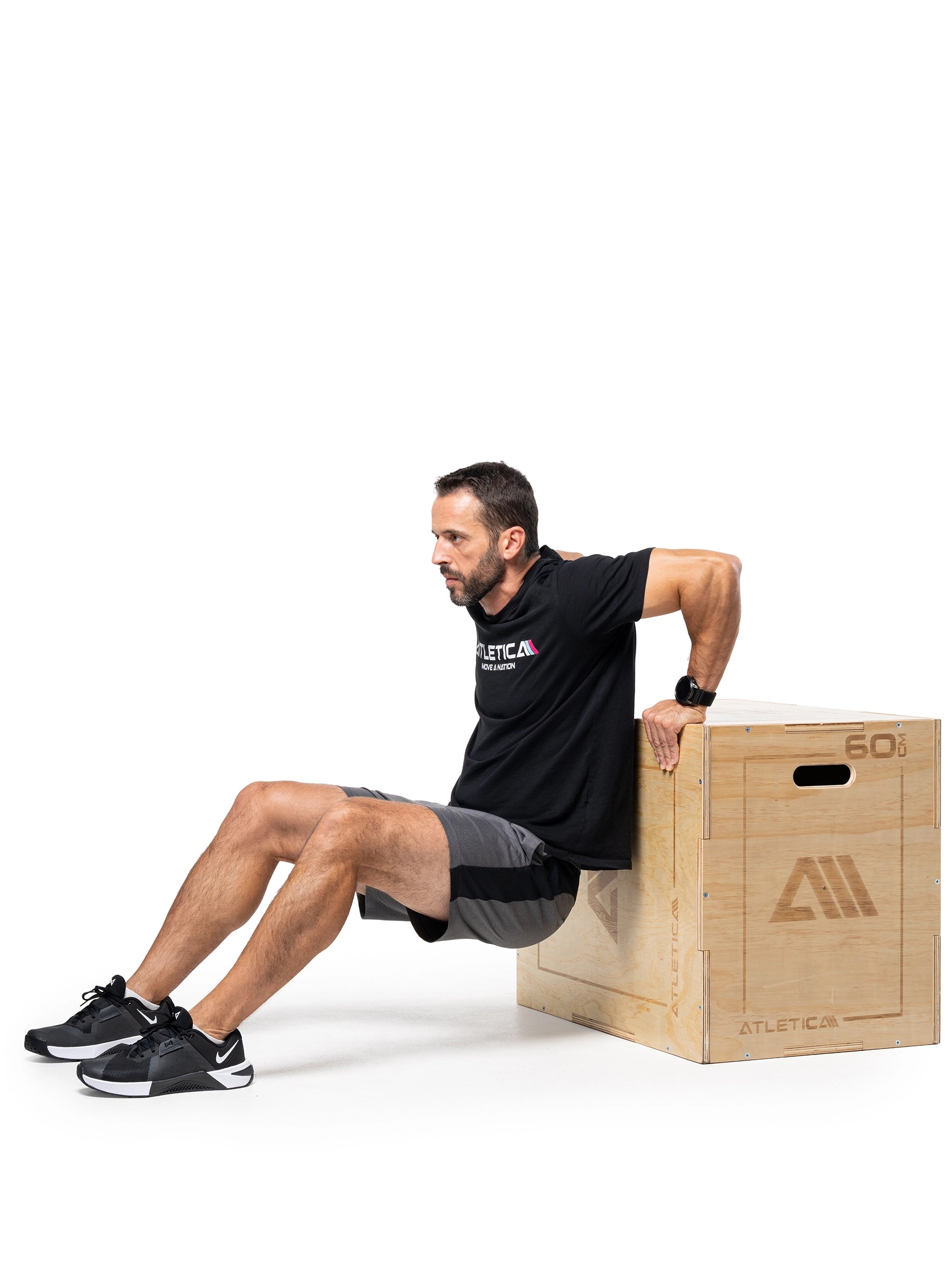 Trizeps-Dips auf dem Plyo Jump Box Classic von Atletica