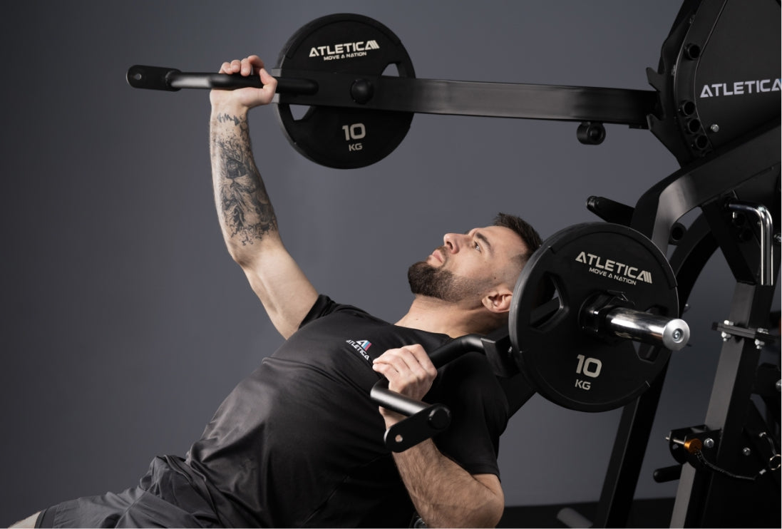 Bankdrücken am Multigym mit den 2H Gripper Plates