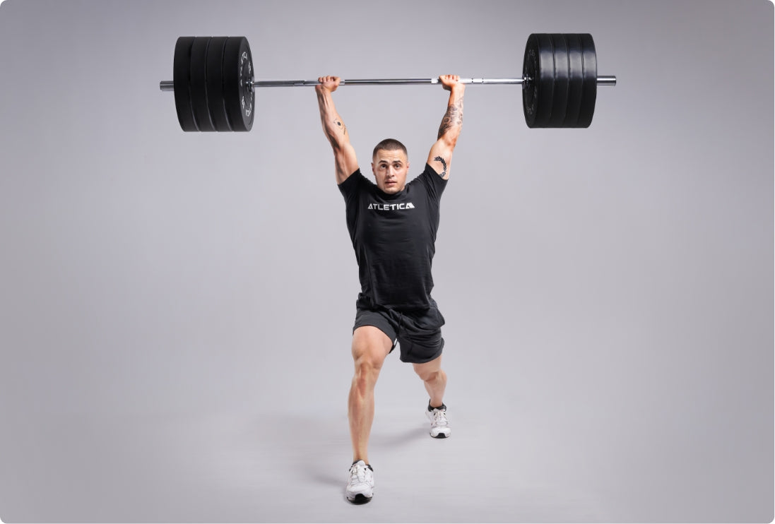 Hantelstange Delta: Mittelgrobe, Vulkan-Rändelung für sicheren Halt, schont aber die Hände bei hohen Wiederholungszahlen