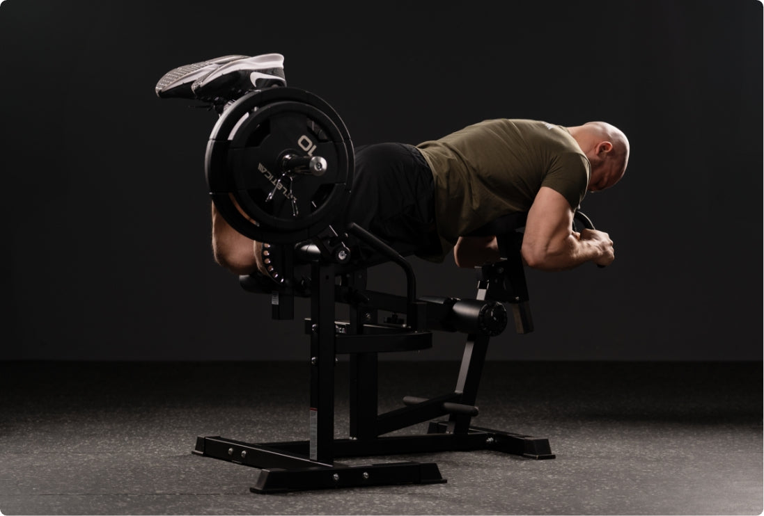Fullbody Multitrainer: Multifunktionales Design, Beinstrecker und Beinbeuger