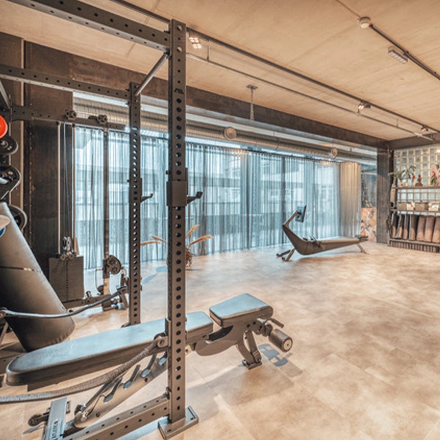 Fitnessgeräte im Personal Trainer Fitnessstudio Train & Thrive